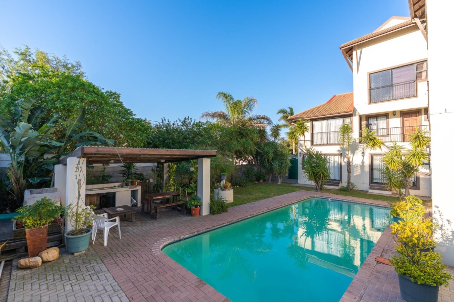 1 Bedroom Property for Sale in Sunridge Western Cape